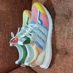 adidas UltraBoost 5.0 DNA Pride Pack - Love Unites size 12.5